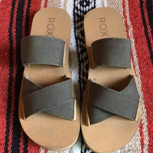 Roxy Barely Worn Olive Green Stretchy Sandal